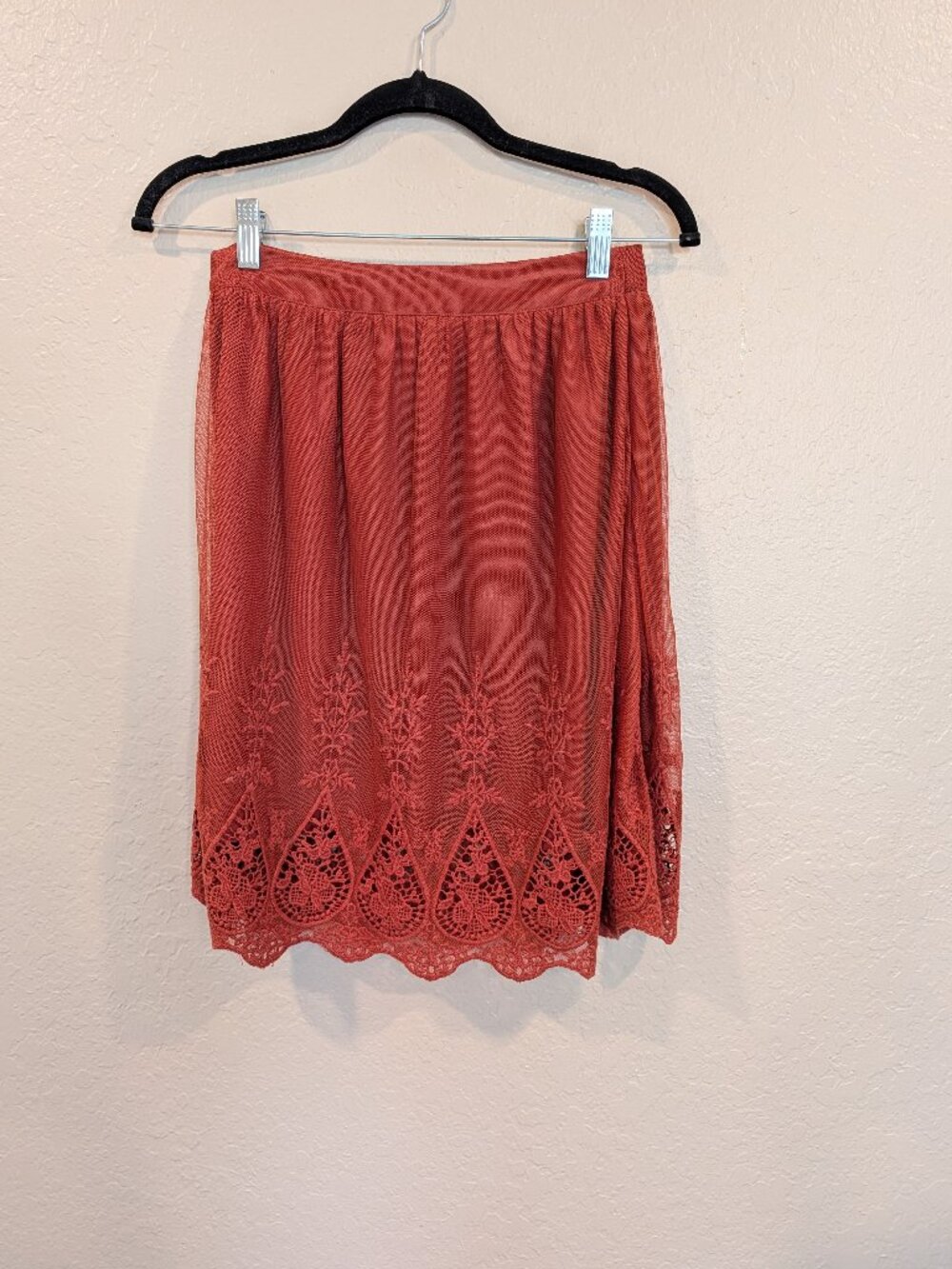 FOREVER 21 Rust Orange Mesh Embroidered Lace Hem Skirt - Size Medium